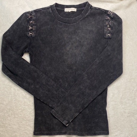 Gilded Intent Hook & Eye Closure‎ Top - Picture 4 of 11